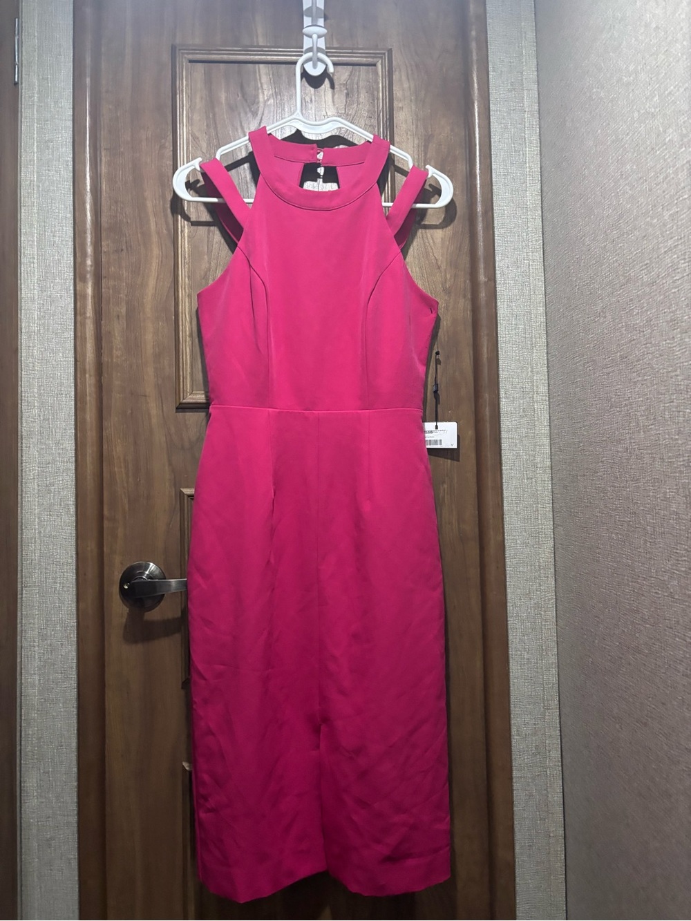 Great dress for work or nightlife!